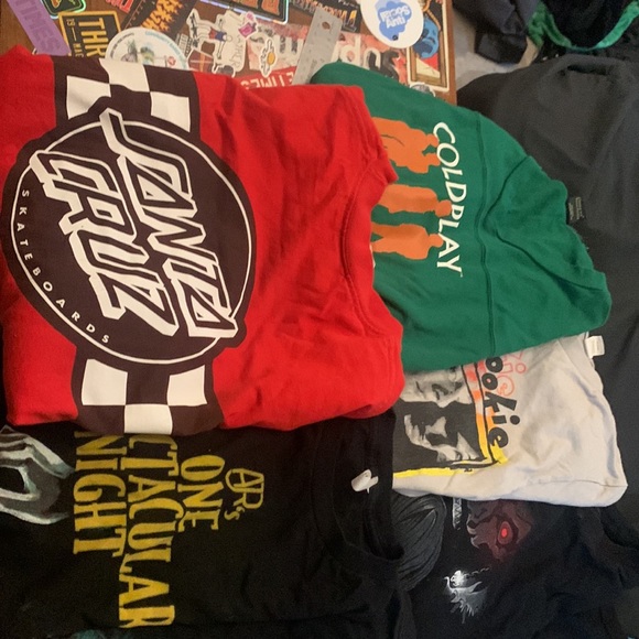 Selling Skateboard, surf, band shirt LOT. - Picture 4 of 4